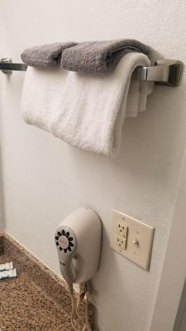 Hotel 2 Queen Beds Hotel Room 222 Wi-Fi Hot Tub Booking Stillwater Buitenkant foto