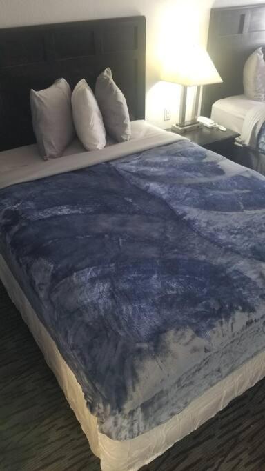 Hotel 2 Queen Beds Hotel Room 222 Wi-Fi Hot Tub Booking Stillwater Buitenkant foto